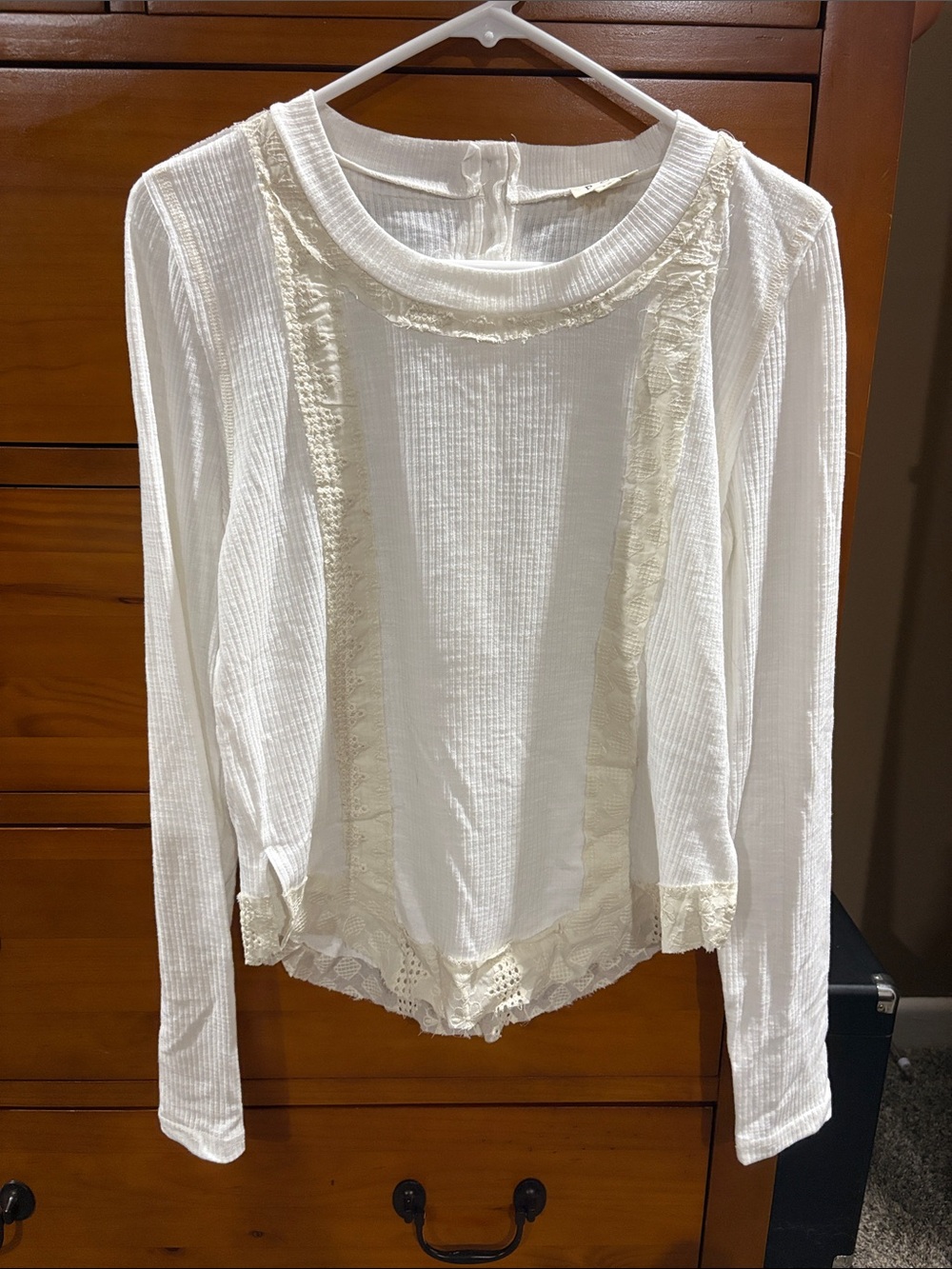 White lace long sleeve top